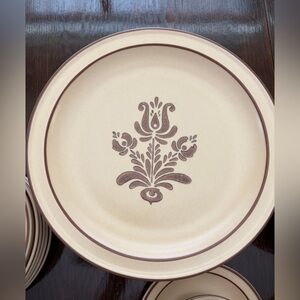 Pfaltzgraff Village Dinner Plates set of 8